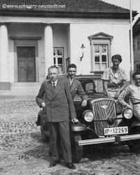 2561 - Marktplatz Rathaus Auto 1936