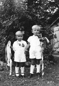 0470 - Kinder Vogelschie&szlig;en 1953, das Jahr des 125j&auml;hriges Bestehens m