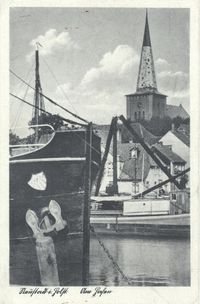 0705 - Hafen Frachter Kirche